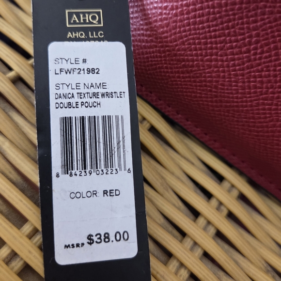 NWT-London Fog Red Clutch Wristlet - Picture 6 of 7